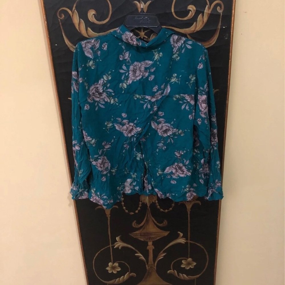 Jessica Simpson button down! Size 1X - Picture 3 of 3